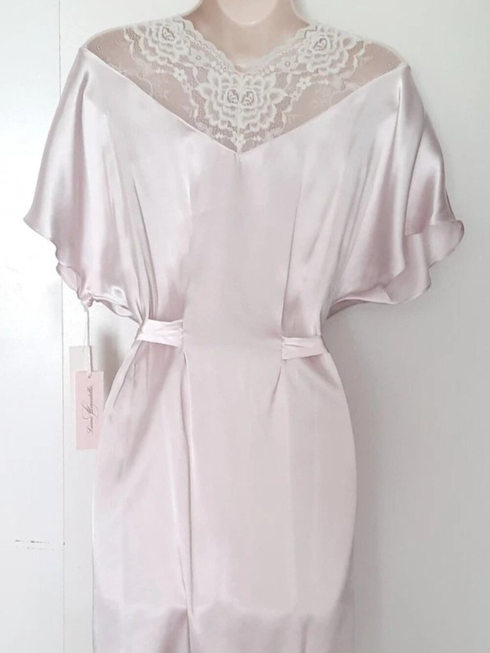 Linea Donatella Light Pink Satin Robe Lace Applique Attached Belt Size S/M NWT - Picture 3 of 10